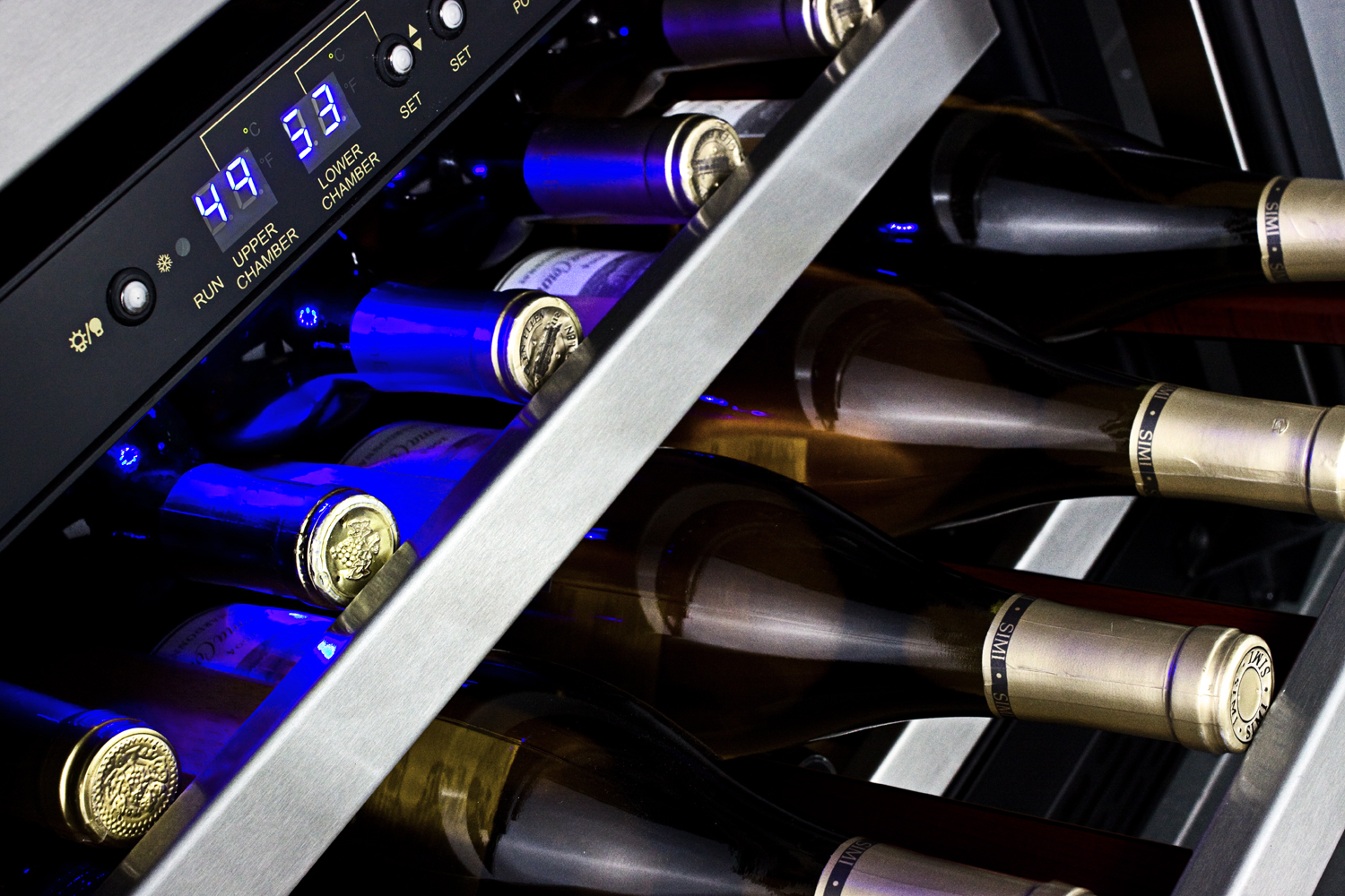Dual zone built-in commercially approved wine cellar designed for the display and refrigeration of beverages, with digital thermostat, stainless steel trimmed shelves and black cabinet; replaces SWC530LBIST
